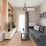 Camelia By Halu! - 1bd Center Apartment